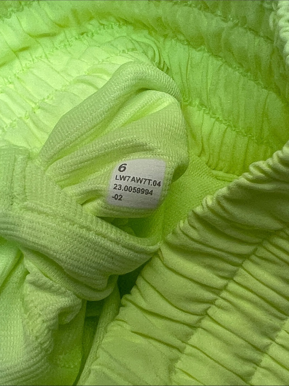 Lululemon Hotty Hot High-Rise Short 4” Highlight Yellow, Size 6, W7AW7T, EUC - Picture 7 of 11
